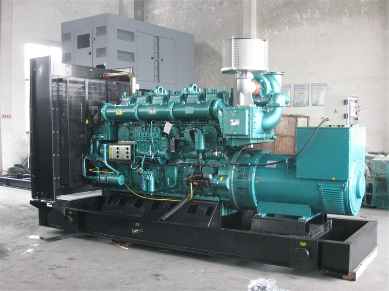 莲池200KW 柴油发电机的油耗是多少？