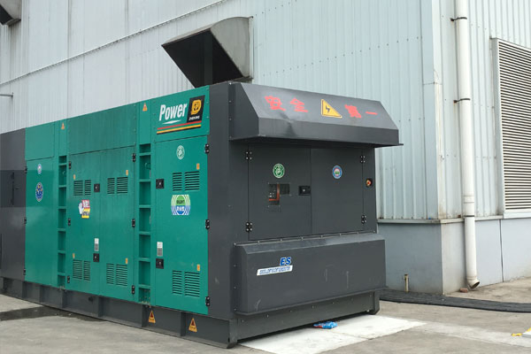 莲池燃油滤清器的更换流程是怎样的？