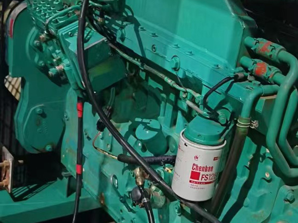 莲池如何确定新的发电机组控制系统是否与原系统兼容？